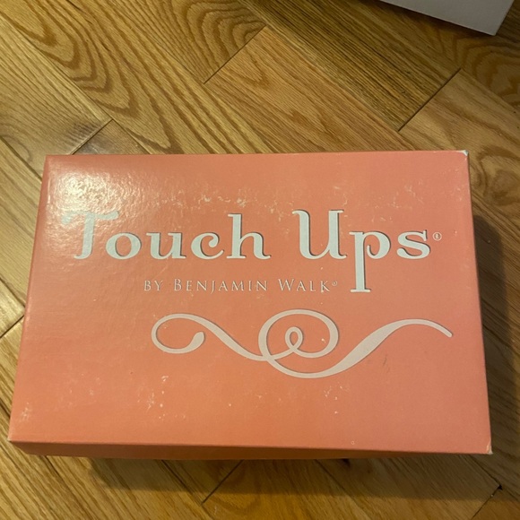 Silver touch ups heels by Benjamin Walk - Picture 5 of 6